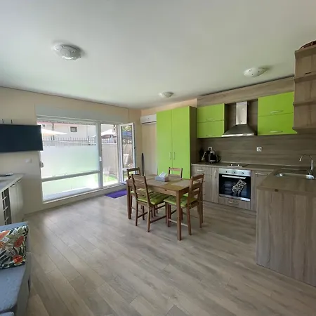 아파트 Summer 1 - Relaxing Near